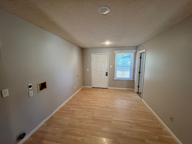 Photo - 102 Joiner Ave