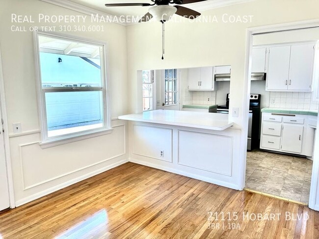 Photo - 21115 Hobart Blvd