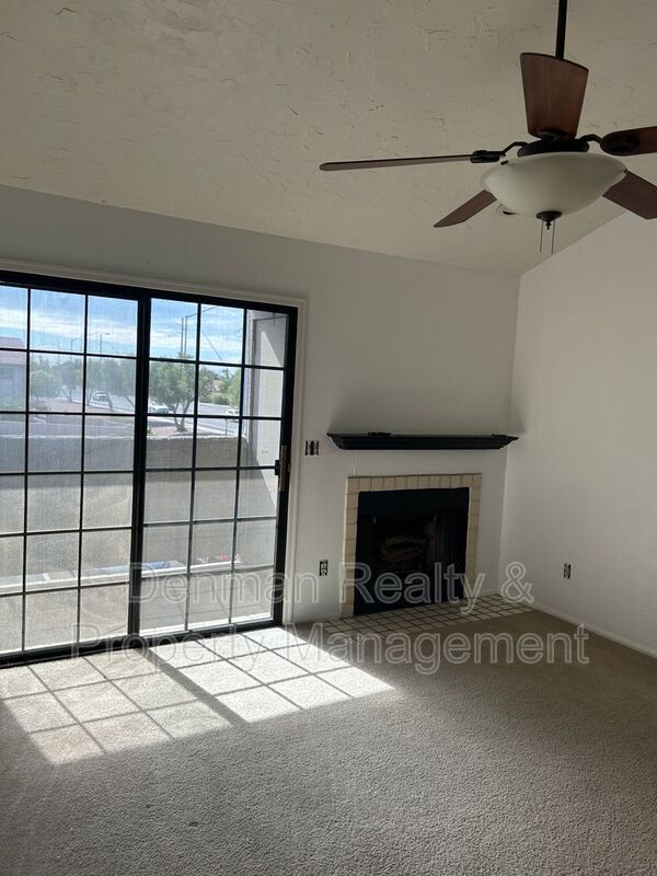 Photo - 533 W Guadalupe Rd