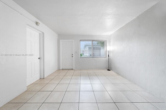 Photo - 1210 NW 2nd St Unidad 4