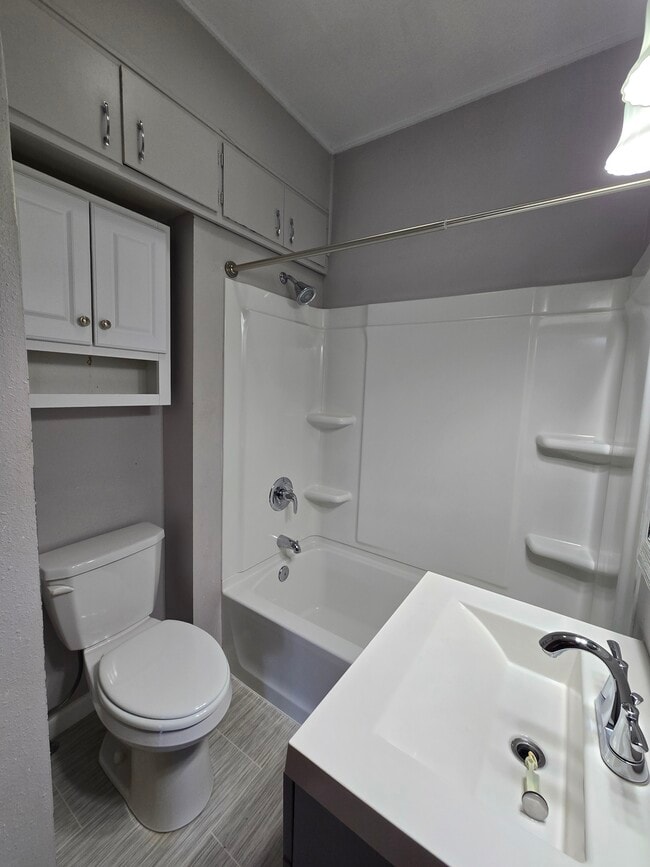 Photo - 613 7th Ave