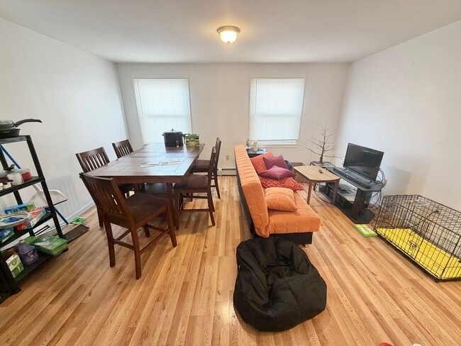 Building Photo - 40 Colchester Ave Unit 1