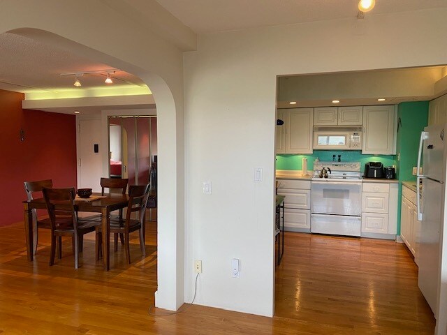 Photo - 1731 Beacon St Unit 711