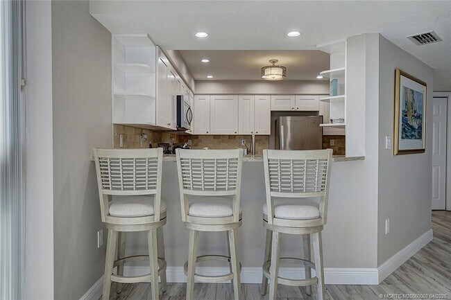 Building Photo - 3880 N Hwy A1A Unit 905 Rental