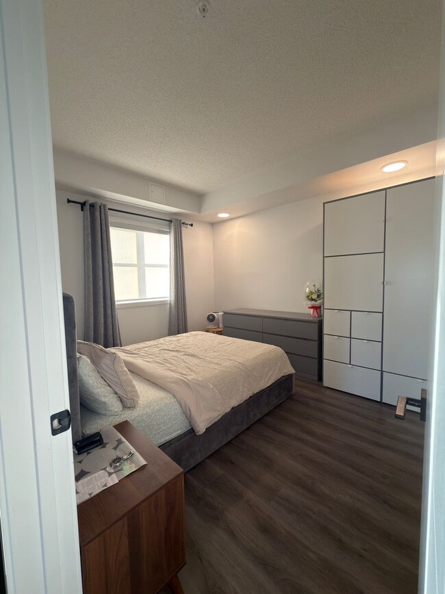 Photo - 350 Livingston Cmn NE Unité 3314