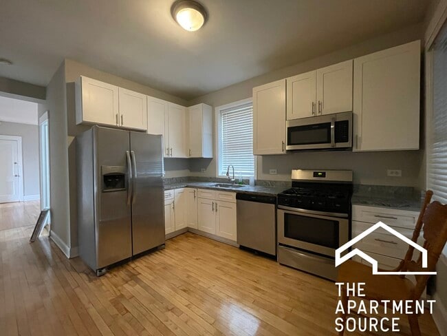 Photo - 2515 N Kilbourn Ave Apartments Unit 1R