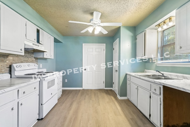 Photo - 206 Sunset Dr Unit A