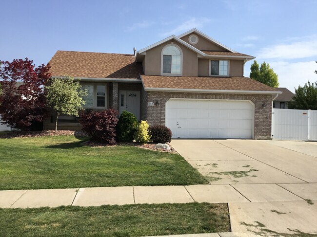 Photo - 2820 W 1425 N House