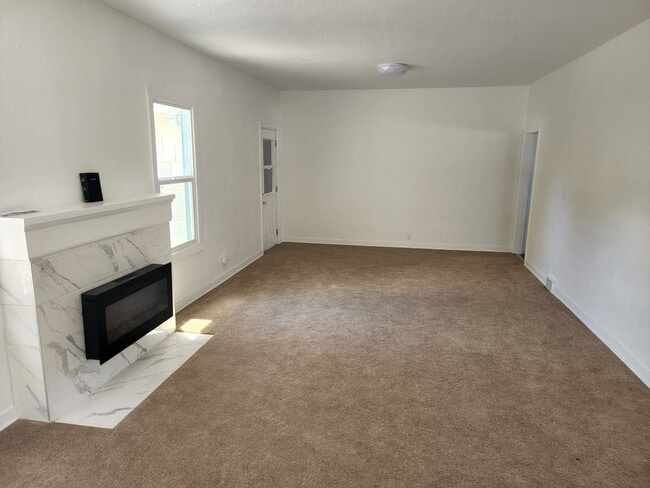 Photo - 3 Bedroom 1.5 Bath Spacious Farmhouse in West Piedmont!