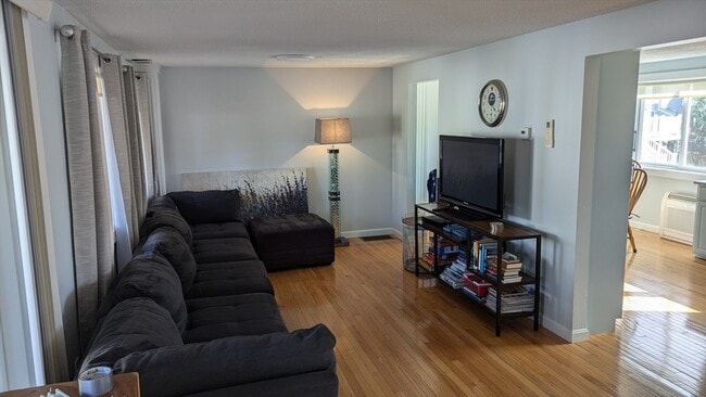 Photo - 14 67th St
