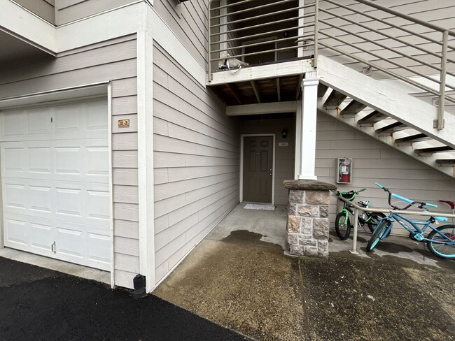 Photo - Spacious 904 Sq Ft Home in Bethany with Garage Parking, Washer/Dryer & Modern Kitchen Features