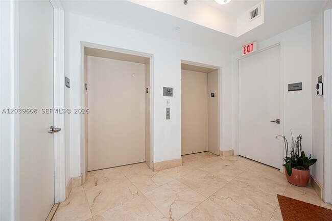 Building Photo - 16001 Collins Ave Unit 1005