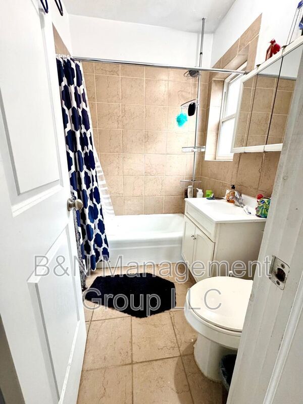 Photo - 1057 W Dakin St Unit #2