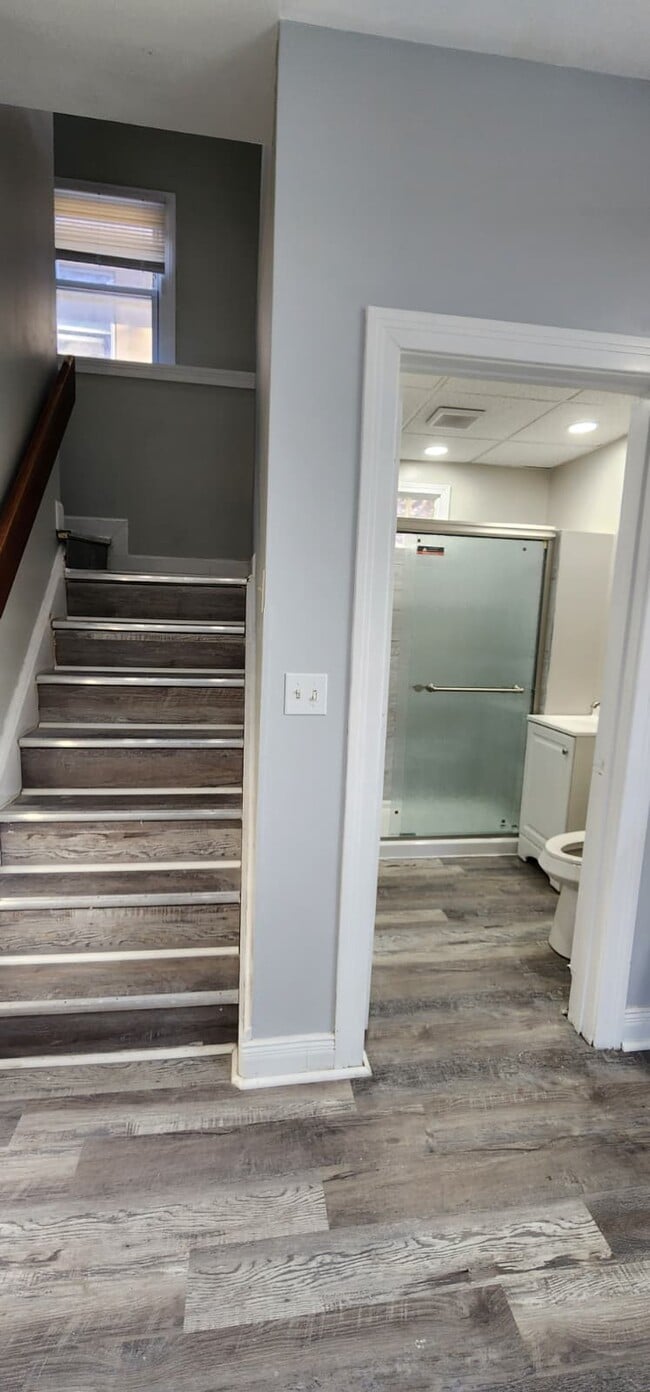 Photo - 85 Winspear Ave