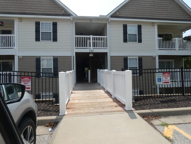 Building Photo - 5501 NE 80th Terrace