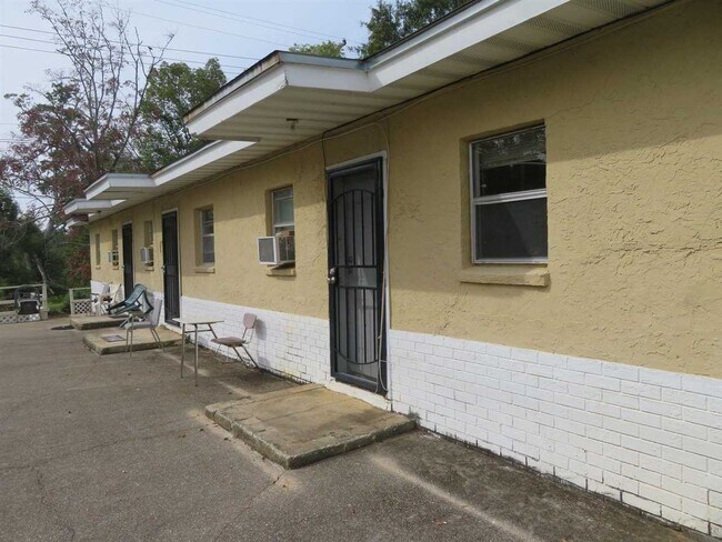 Photo - 916 Preston St