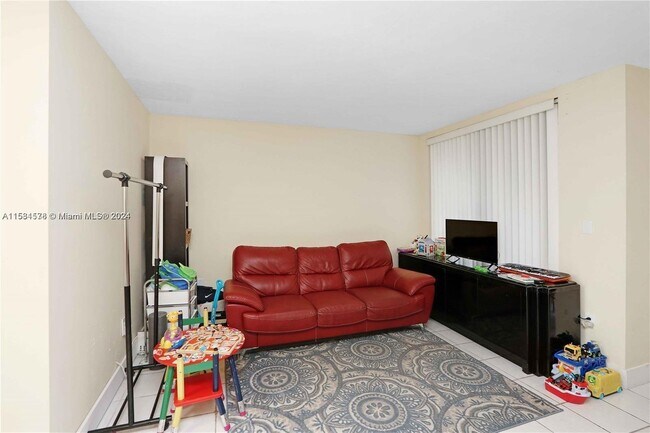 Photo - 8211 Northwest 191st Street Apt #3-D, Hial... Unit 3D