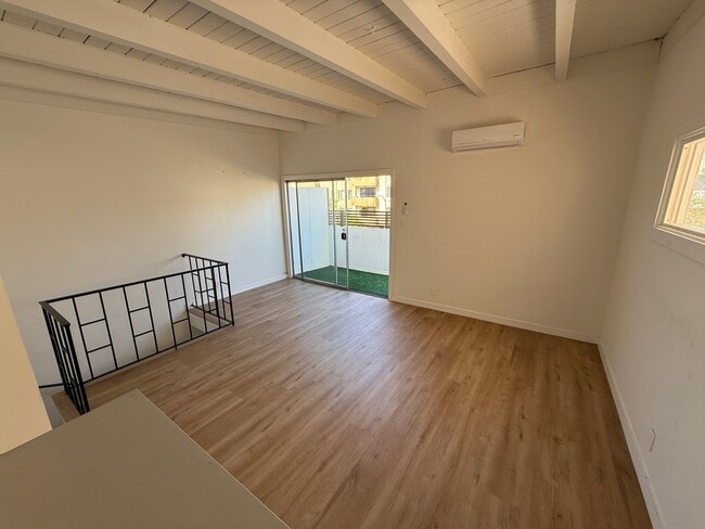 Photo - 1544 S Beverly Glen Blvd Unidad 1540