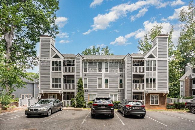 Building Photo - 2516 Cranbrook Ln Unit 9