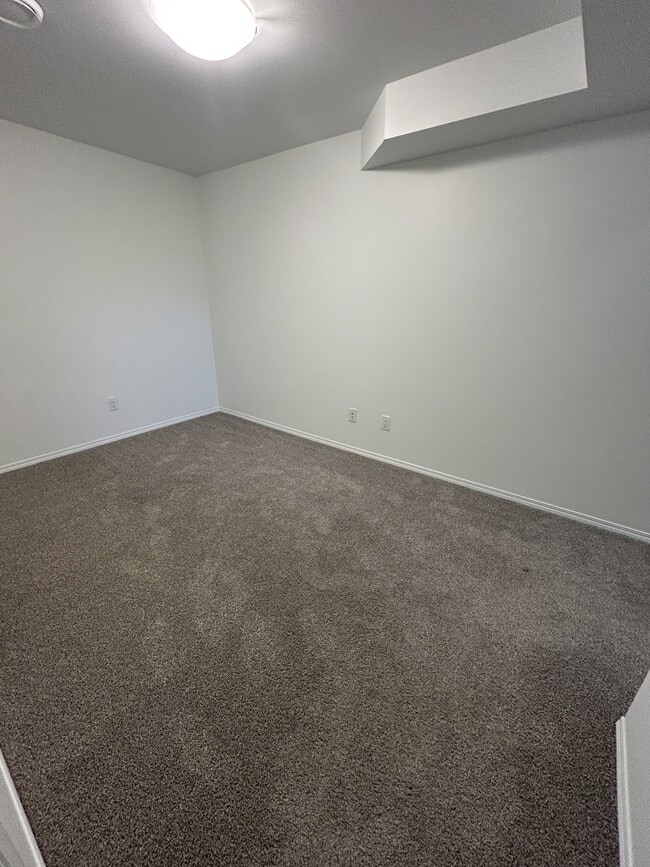 Photo - 11354-11353 53 St NW Unit 11354 - Bsmt