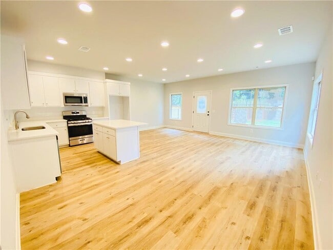 Photo - 1089 N Village Dr