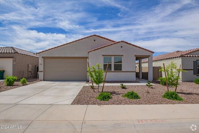 Building Photo - Charming 4-bedroom home