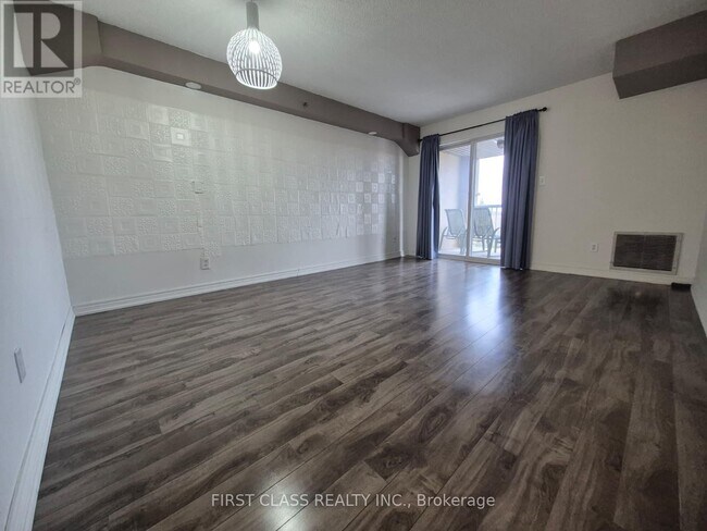 Photo - 684 Warden Ave. Unité 404