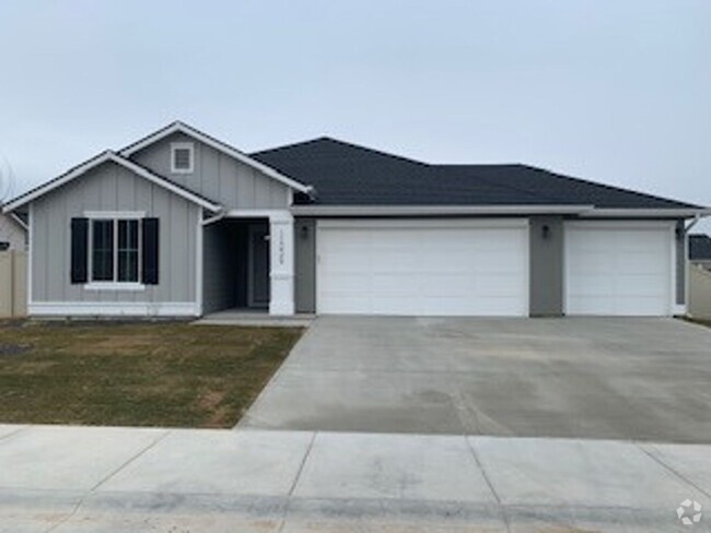 Building Photo - Brand New Home