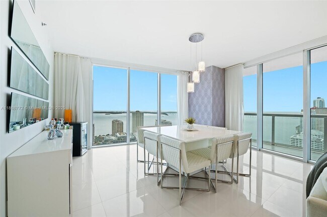Photo - 495 Brickell Ave Unidad 3301