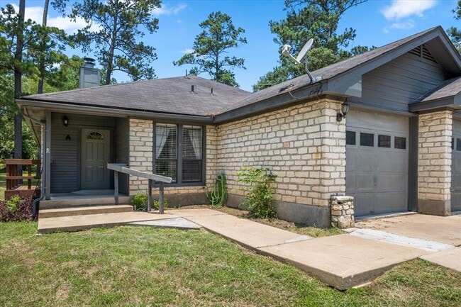 Building Photo - 114 N Kanaio Dr
