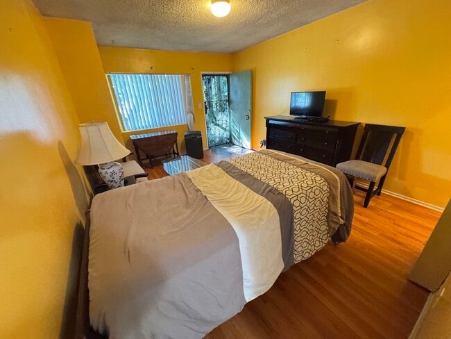 Photo - 1152 Irolo St Unidad 3