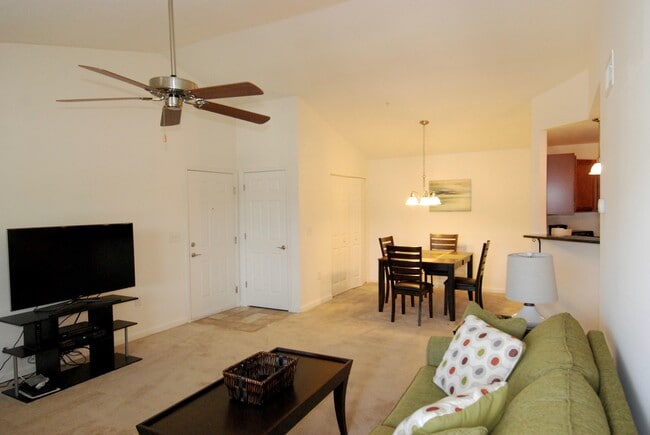 CEDAR HILL APARTMENTS