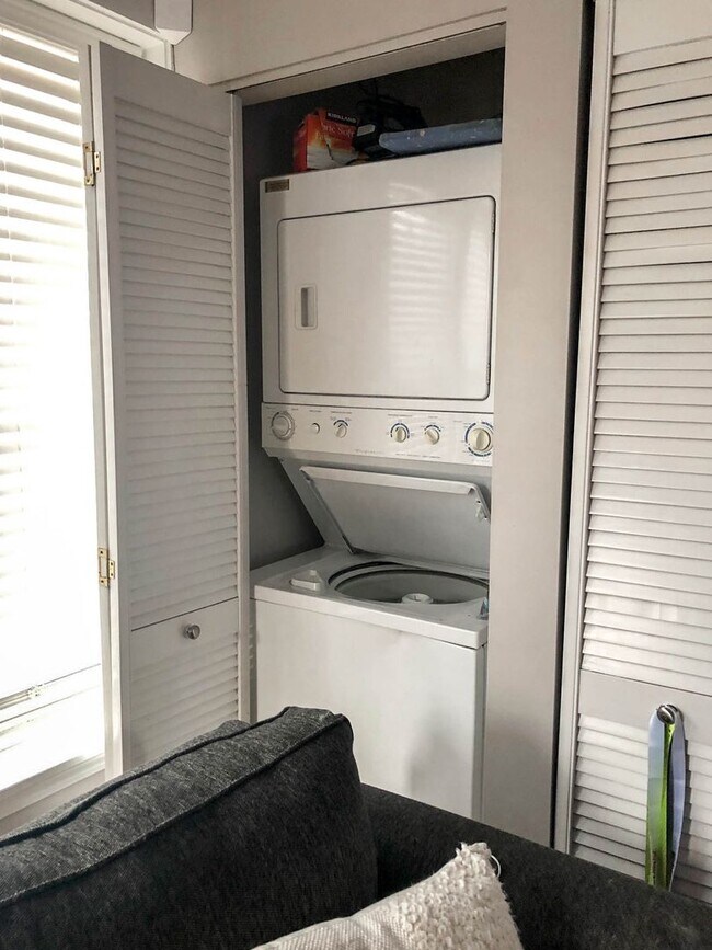 Photo - 4806 N Paulina St Unidad 3