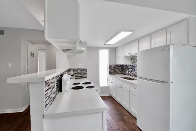 Photo - 7047 Bissonnet St Unit 117