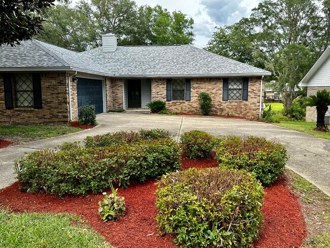 Photo - 109 Dominica Way