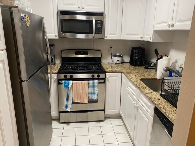 Photo - 300 Adams St Apartments Unit 506