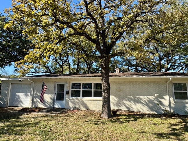 Photo - 2212 Sturges Dr