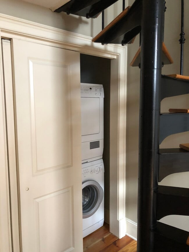 Photo - 377 King St Unit 205