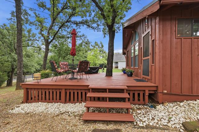 Photo - 111 Oaktree Ln