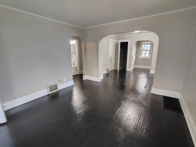 Photo - 230 Sheridan Dr