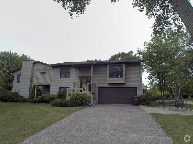 Building Photo - 2511 Thomas Ct Rental