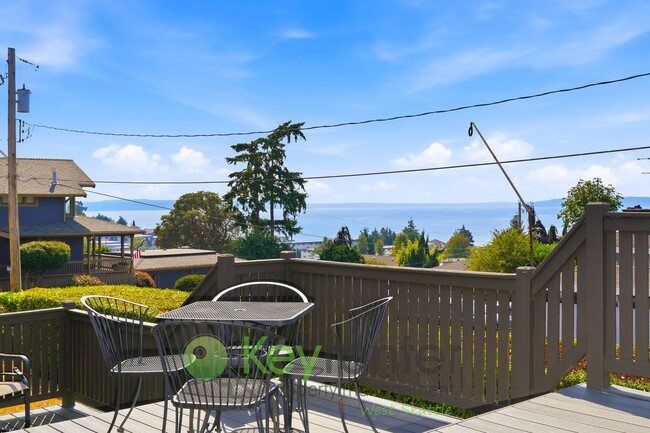 Photo - 924 S 226th Pl