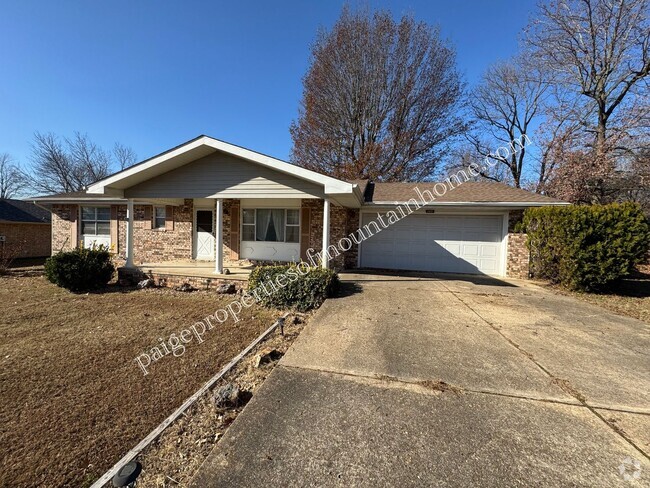 Building Photo - Carroll St. Ranch Rental