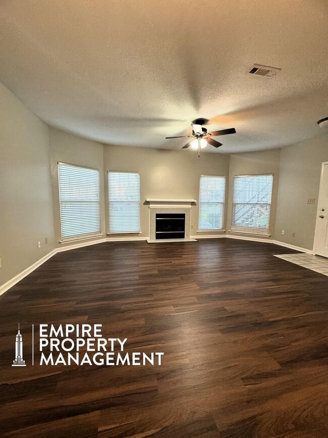 Photo - Move-In Special!! 1/2 Off First Month's Rent!!