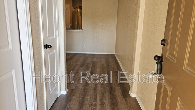 Photo - 262 Rosalie Dr