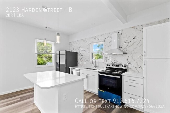 Building Photo - 2123 Harden St Unit B