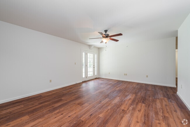 Photo - Norwood Court Apartments
