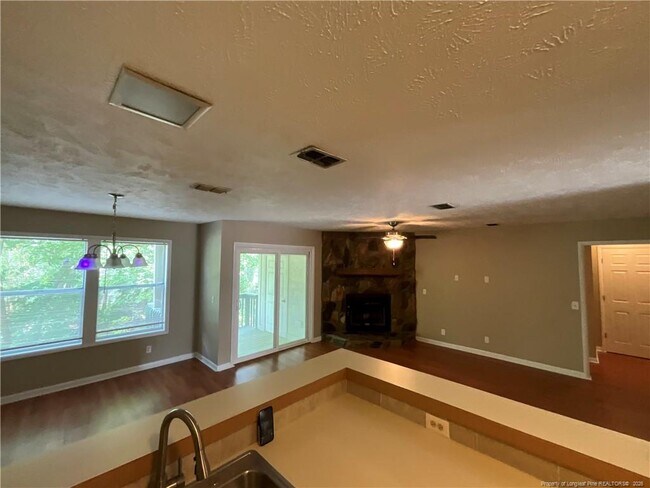 1025 Wood Creek Dr