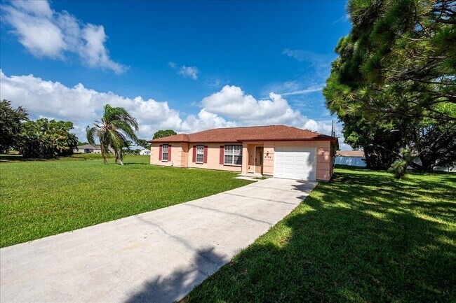Photo - 2175 SE Heathwood Cir