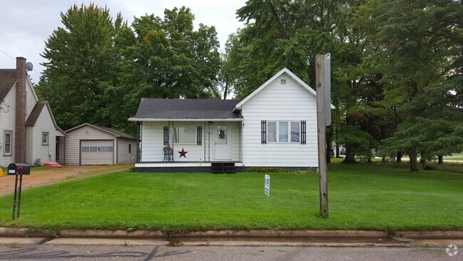 Building Photo - 1 Bedroom House